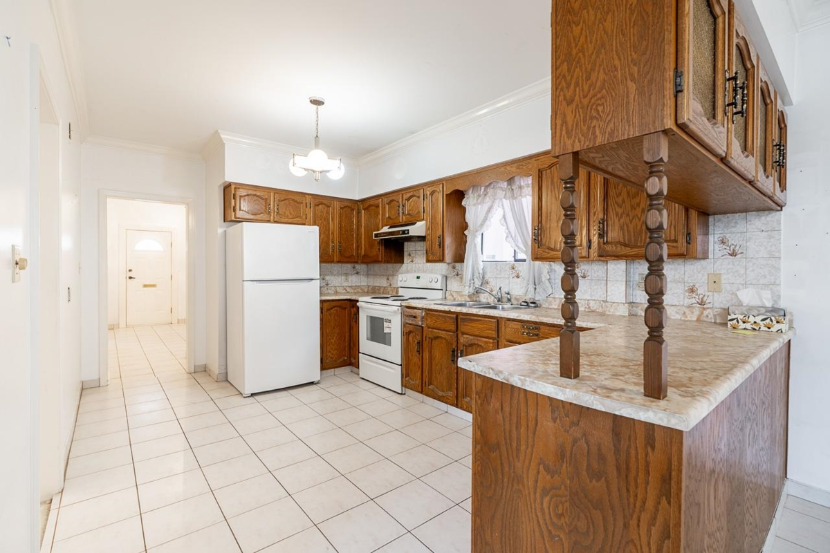 Breakfast Nook Photo of 2604 E 19th Avenue, Vancouver, BC