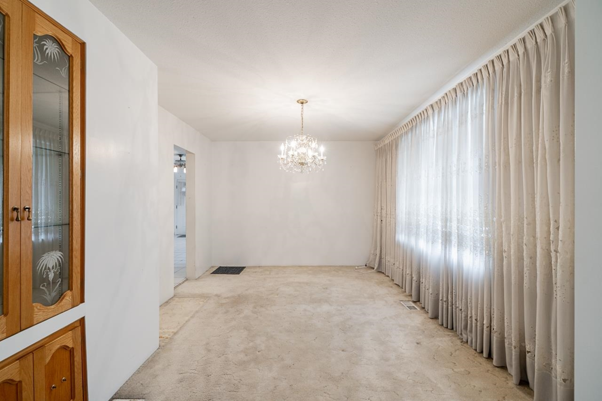 Dining Area Photo of 2604 E 19th Avenue, Vancouver, BC