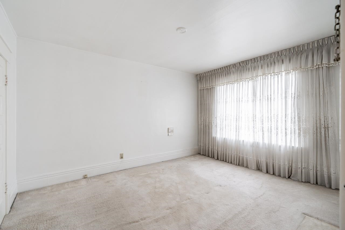 Guest Bathroom Photo of 2604 E 19th Avenue, Vancouver, BC