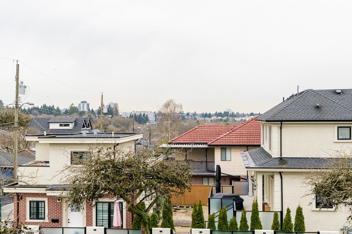 Hallway Photo of 2604 E 19th Avenue, Vancouver, BC