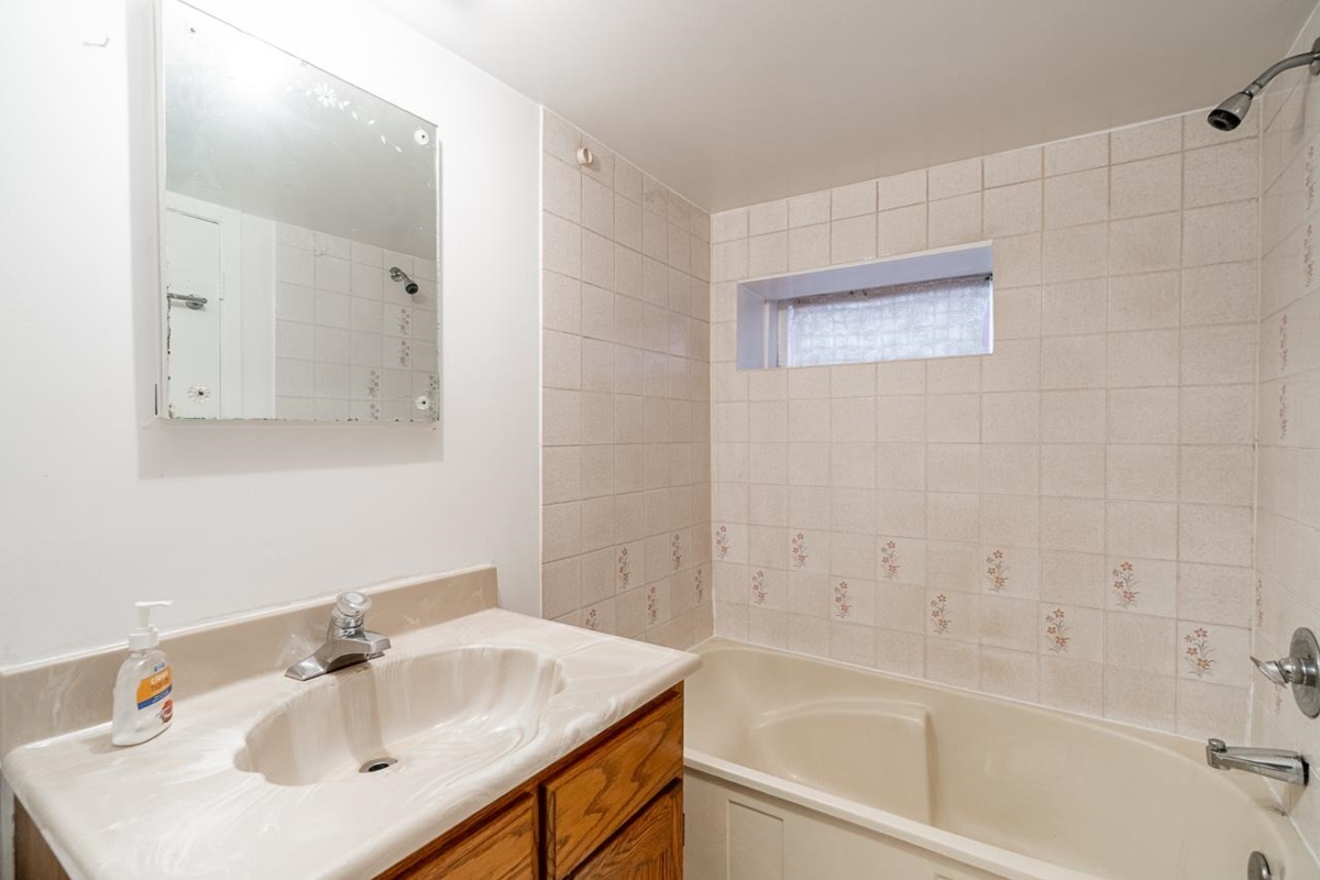 Outdoor Deck Photo of 2604 E 19th Avenue, Vancouver, BC