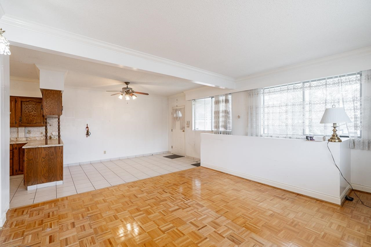 Primary Bathroom Photo of 2604 E 19th Avenue, Vancouver, BC