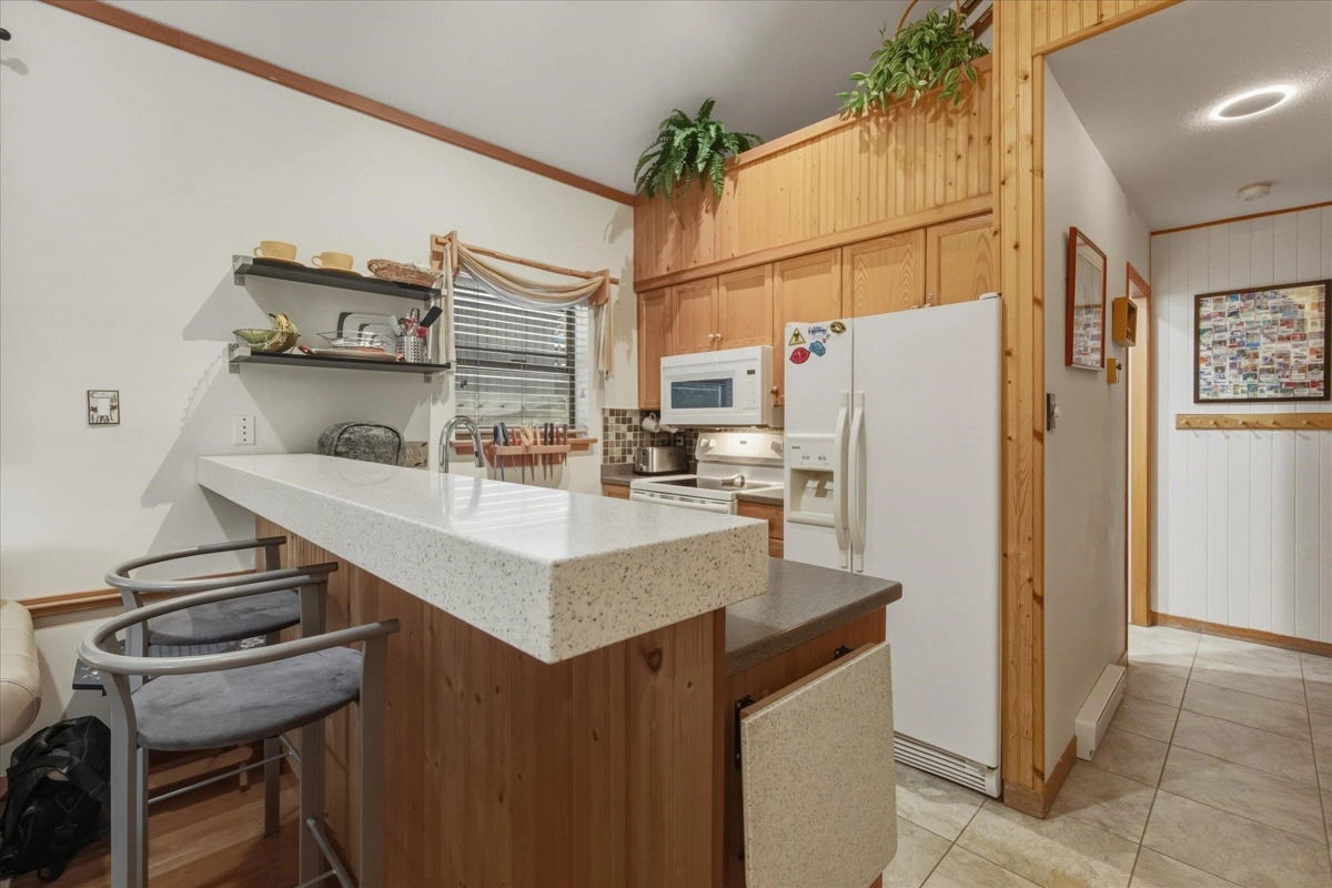 Breakfast Nook Photo of 202 3050 Hillcrest Drive, Whistler, BC