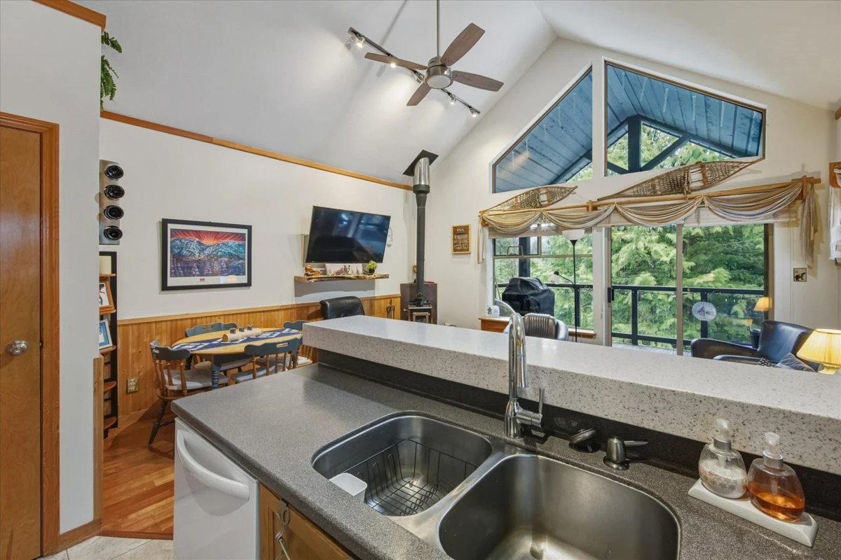 Walk-In Closet Photo of 202 3050 Hillcrest Drive, Whistler, BC