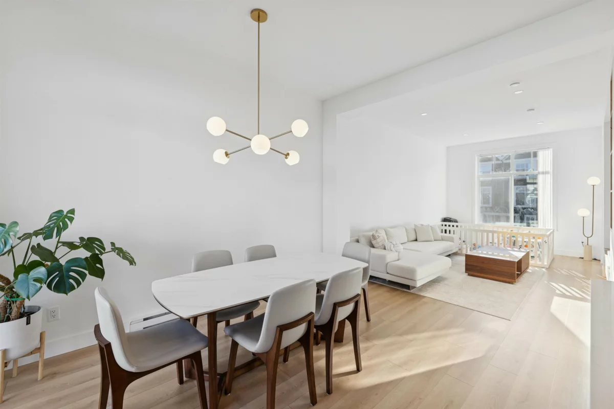 Dining Area Photo of 3 14151 58a Avenue, Surrey, BC