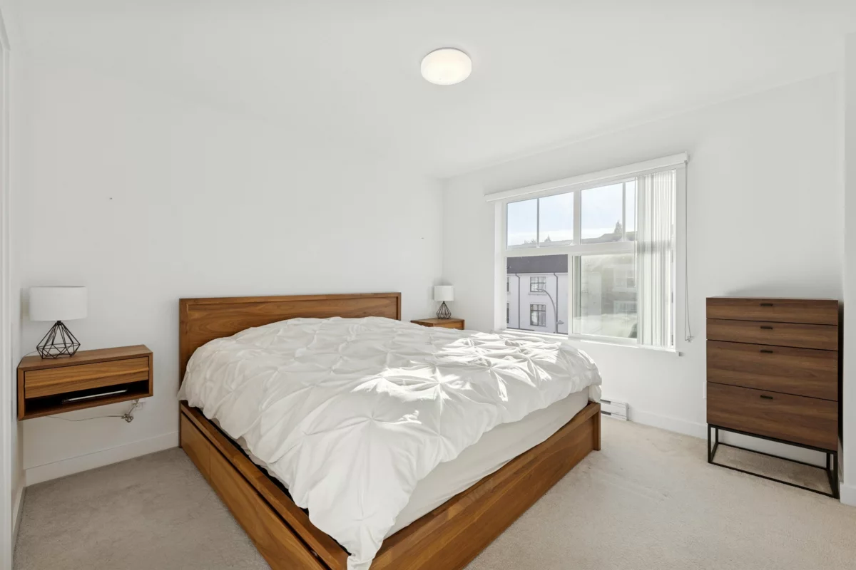 Guest Bathroom Photo of 3 14151 58a Avenue, Surrey, BC