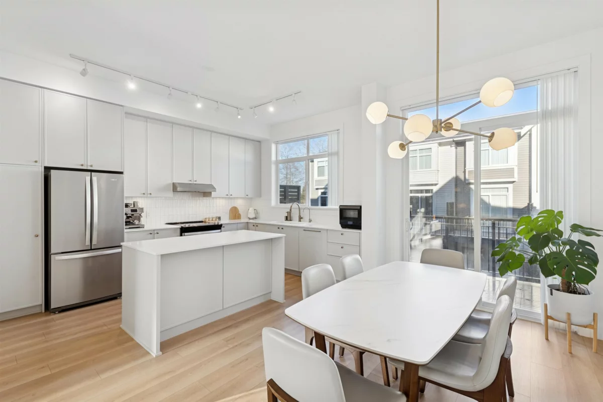 Kitchen Island Photo of 3 14151 58a Avenue, Surrey, BC