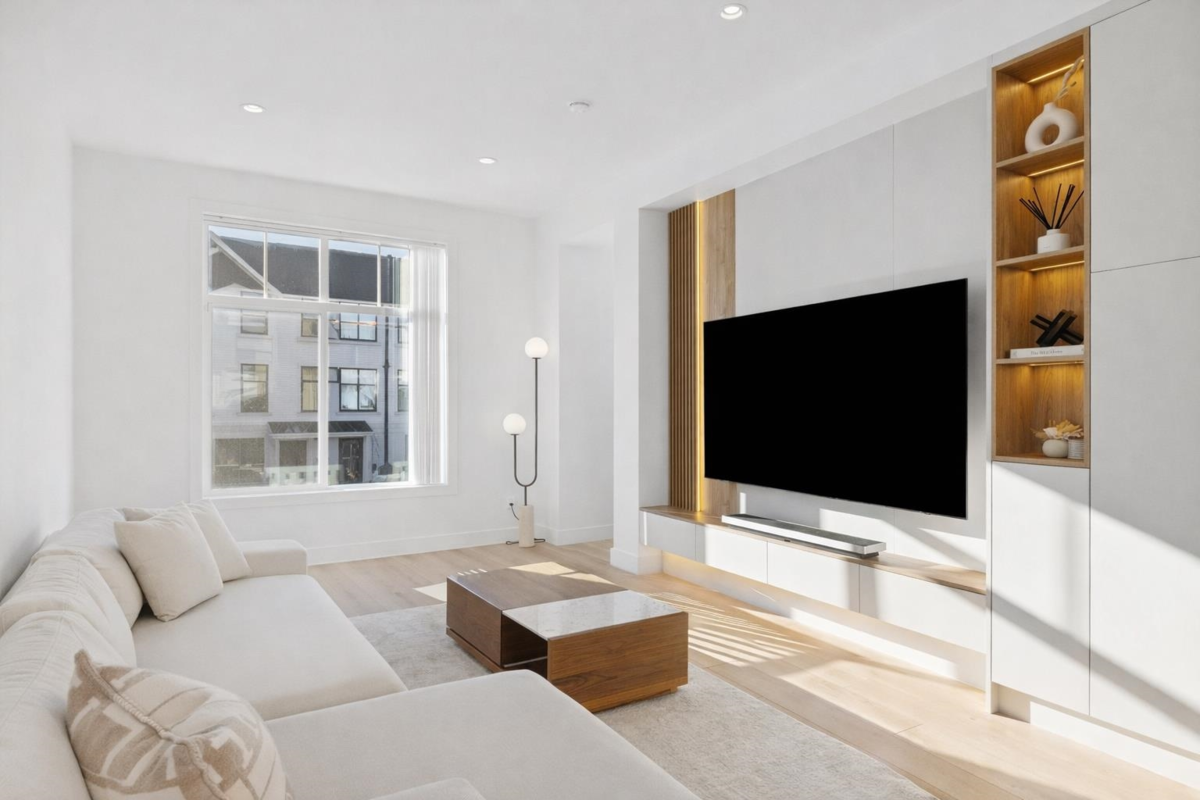 Living Room Photo of 3 14151 58a Avenue, Surrey, BC