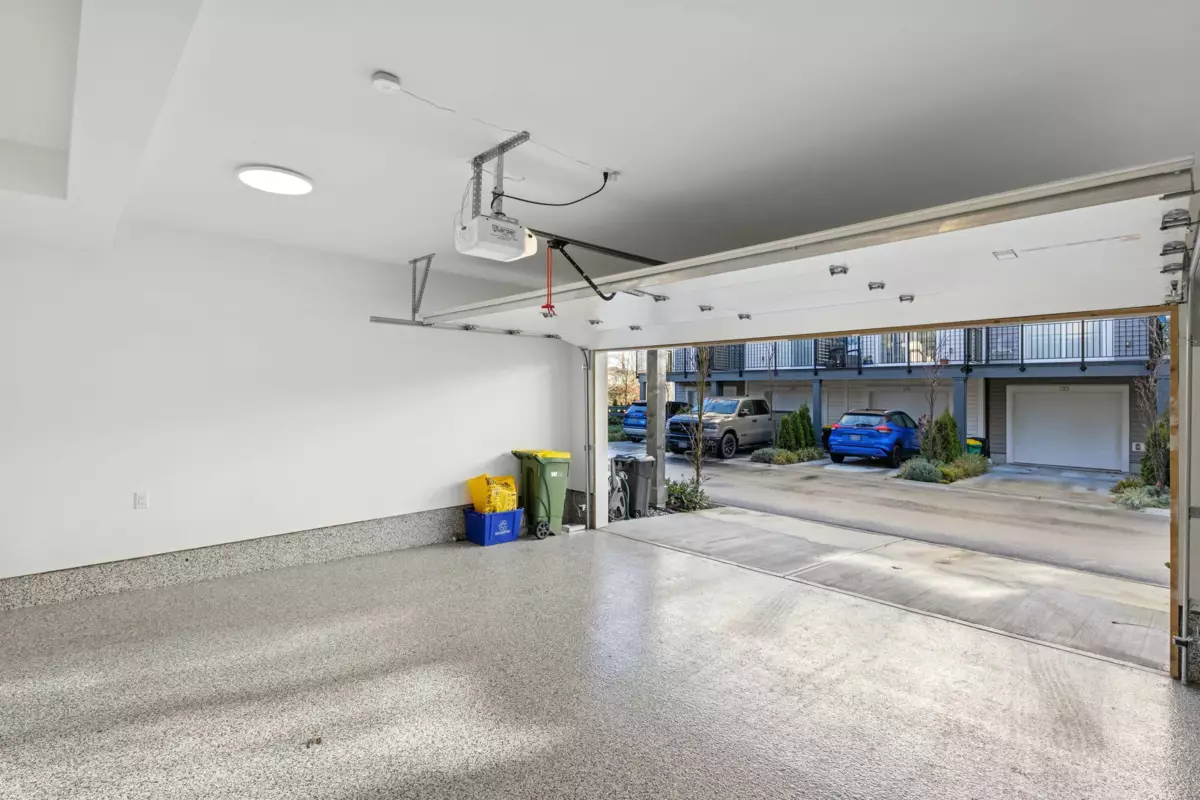 Outdoor Deck Photo of 3 14151 58a Avenue, Surrey, BC