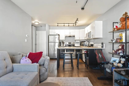 301 1209 Howie Avenue, Coquitlam, BC