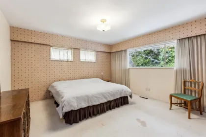 Basement Recreation Room Photo of 2575 Queens Avenue, West Vancouver, BC