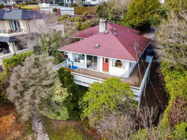 Street View Photo of 2575 Queens Avenue, West Vancouver, BC
