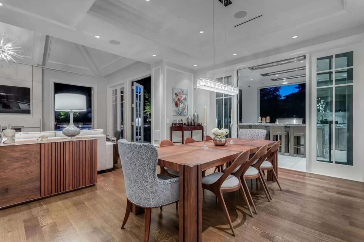Dining Area Photo of 1126 Wolfe Avenue, Vancouver, BC