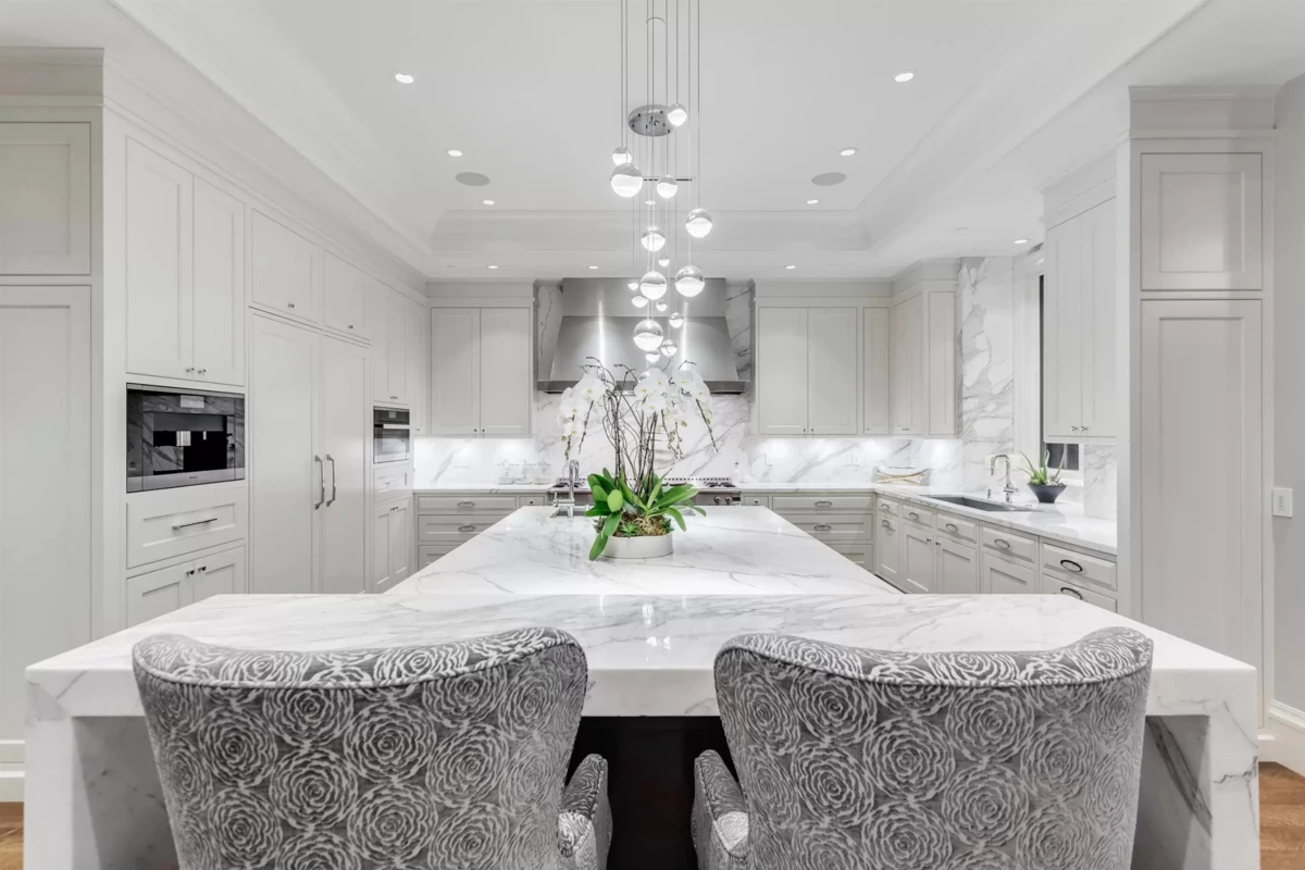 Kitchen Island Photo of 1126 Wolfe Avenue, Vancouver, BC