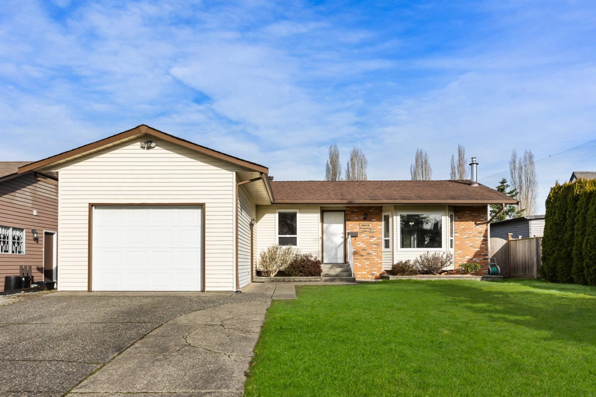 Exterior Front Photo of 20925 51b Avenue, Langley, BC