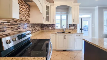 Breakfast Nook Photo of 14949 96 Avenue, Surrey, BC