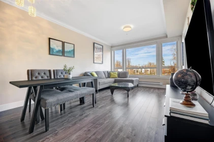 Kitchen Photo of 408 19228 64 Avenue, Surrey, BC