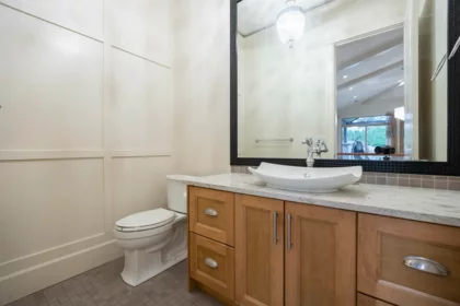 Hallway Photo of 963 51a Street, Tsawwassen, BC