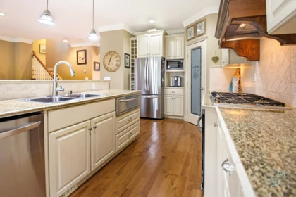 Kitchen Photo of 35778 Marshall Road, Abbotsford, BC