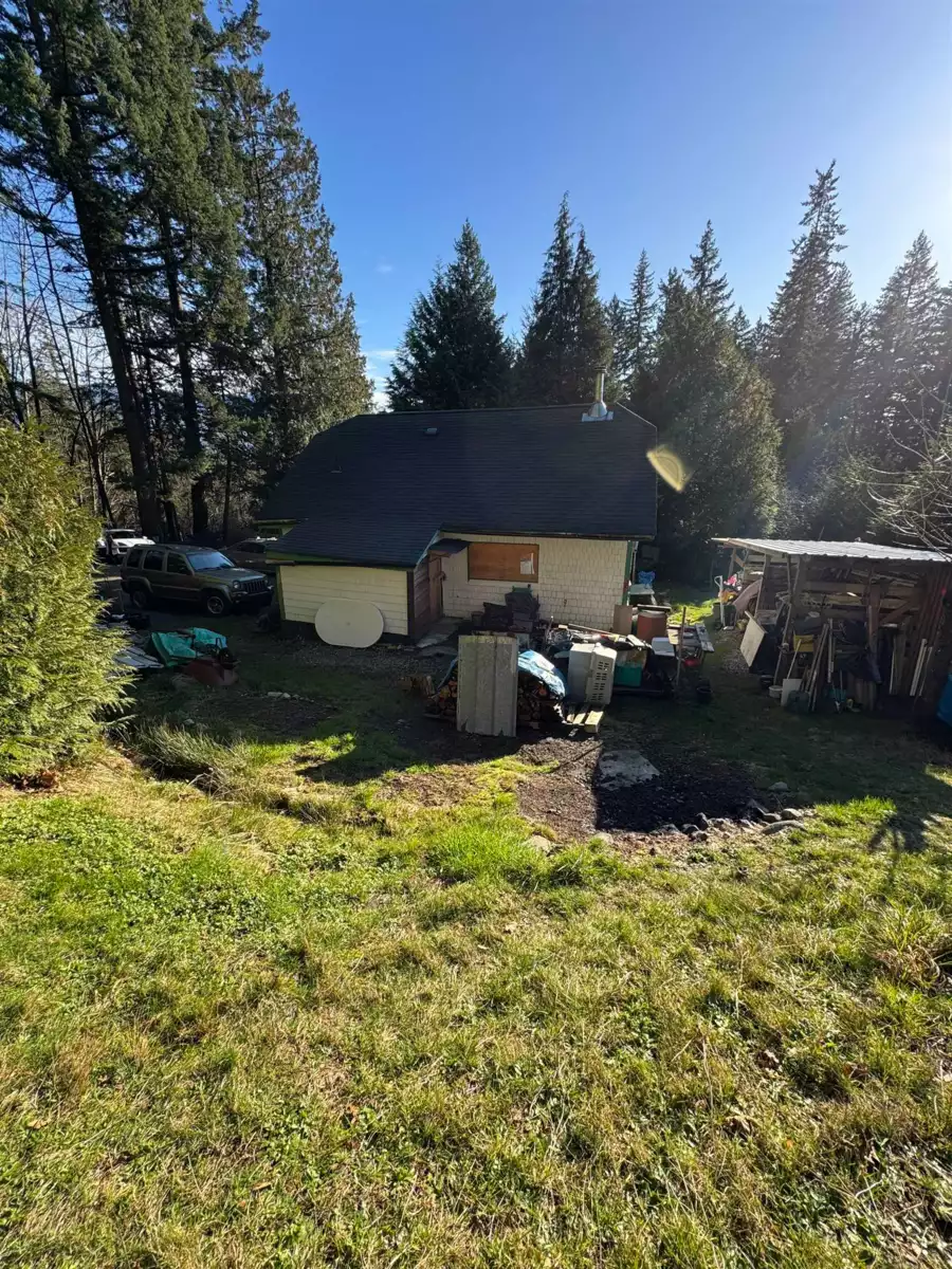 Living Room Photo of 2391 Lougheed Highway, Agassiz, BC