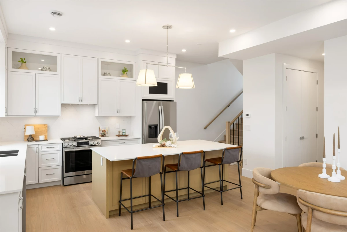 Kitchen Photo of 101 1810 165a Street, Surrey, BC