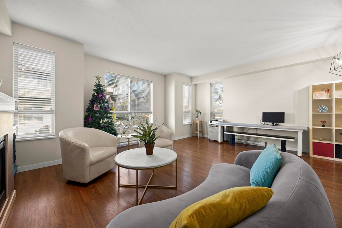 Family Room Photo of 67 2738 158 Street, Surrey, BC