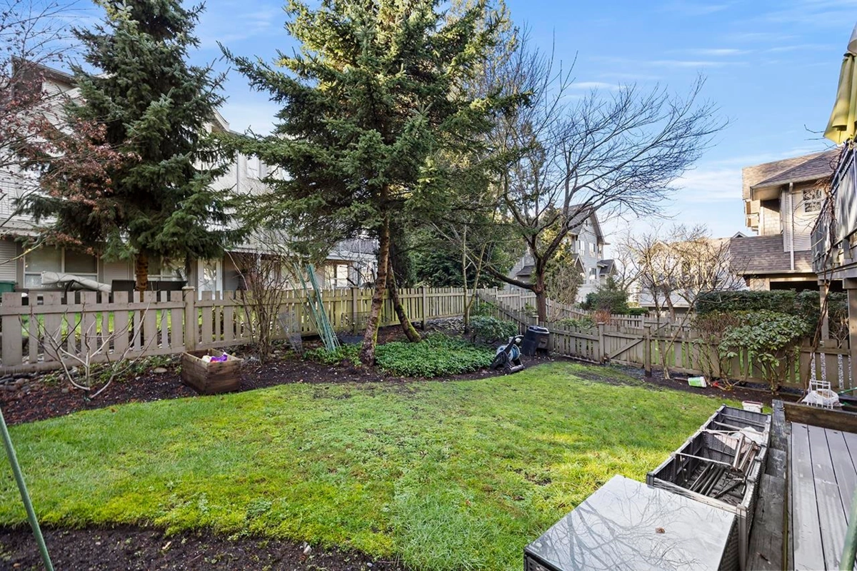 Hallway Photo of 67 2738 158 Street, Surrey, BC