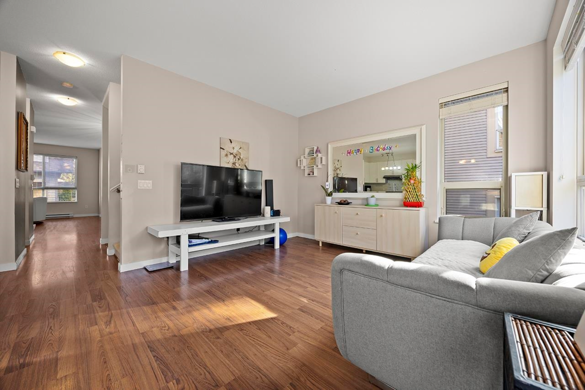 Kitchen Photo of 67 2738 158 Street, Surrey, BC