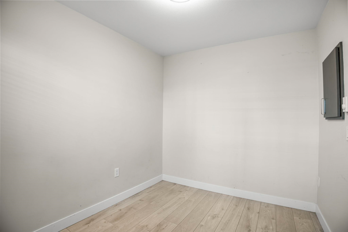 Front Yard Photo of 131 46150 Thomas Road, Chilliwack, BC