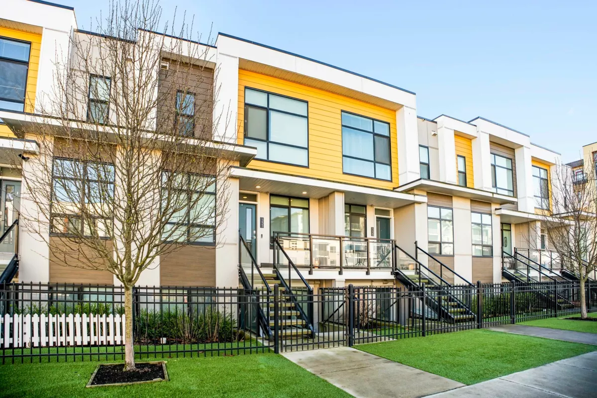 Living Room Photo of 131 46150 Thomas Road, Chilliwack, BC
