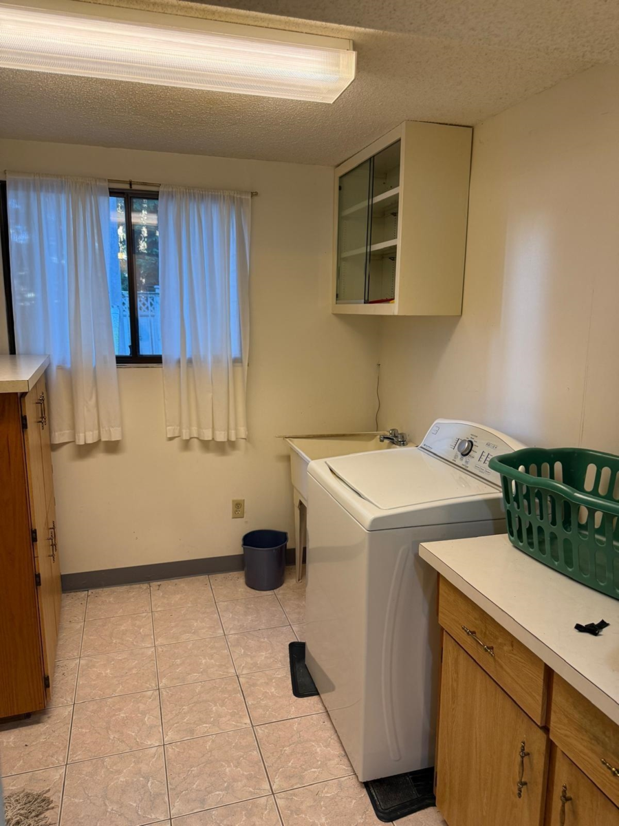 Dining Area Photo of 6738 128b Street, Surrey, BC