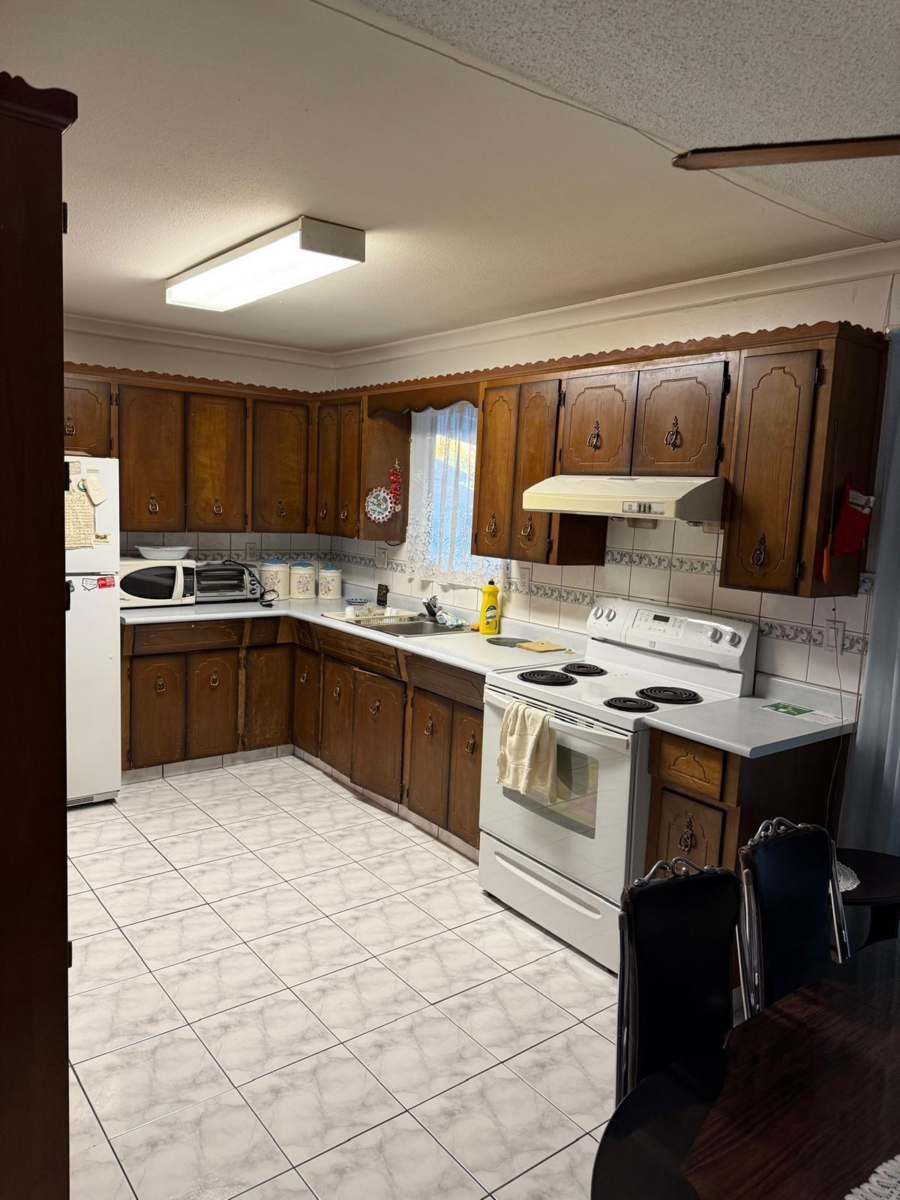 Pantry Photo of 6738 128b Street, Surrey, BC