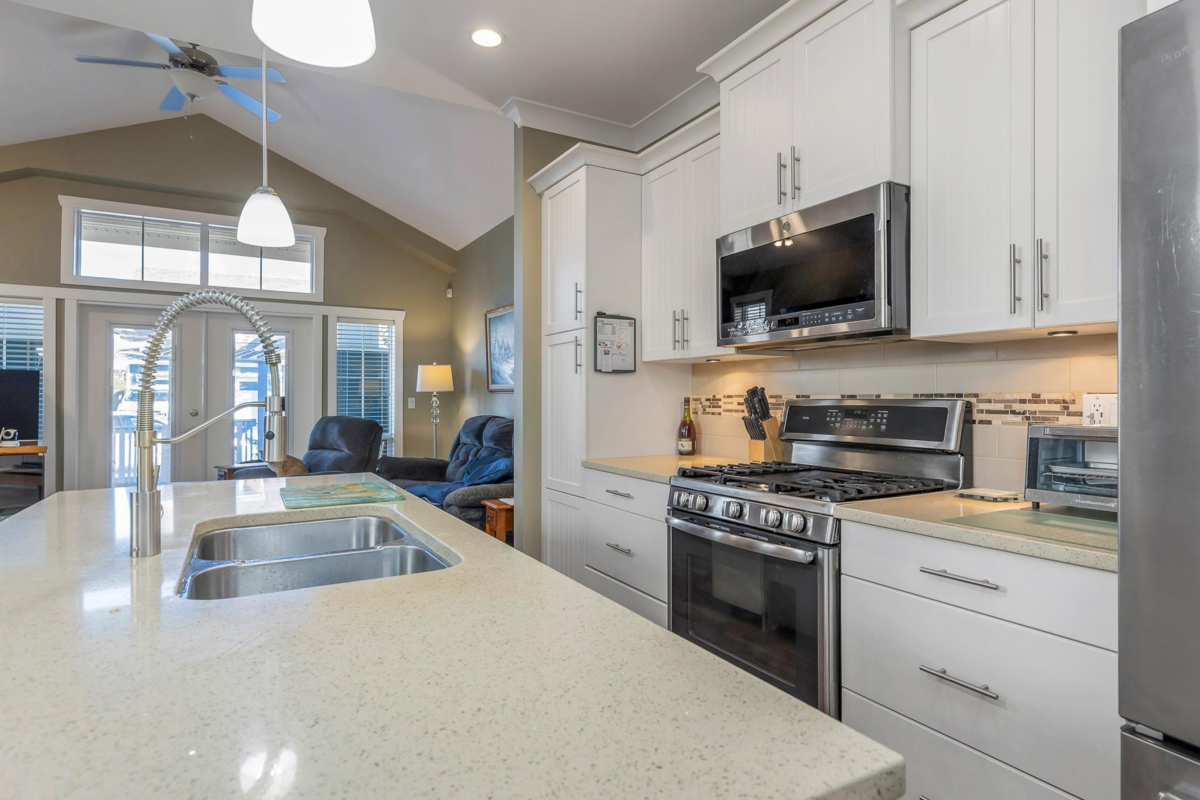 Bedroom 3 Photo of 16 5469 Chinook Street, Chilliwack, BC