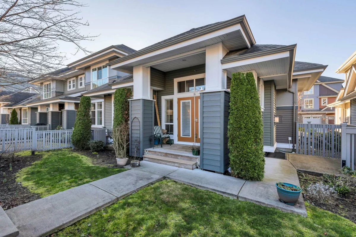 Breakfast Nook Photo of 16 5469 Chinook Street, Chilliwack, BC