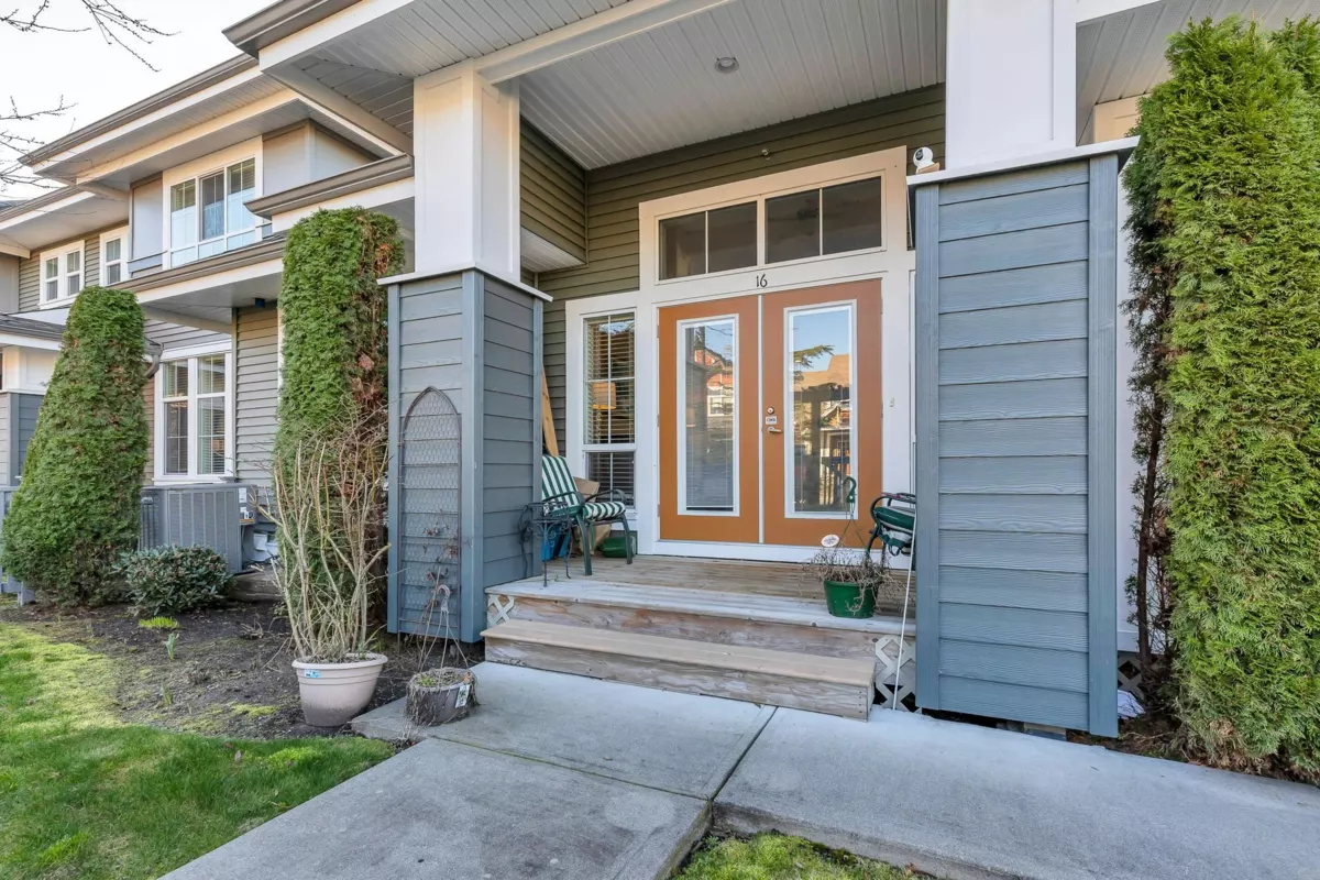 Dining Area Photo of 16 5469 Chinook Street, Chilliwack, BC