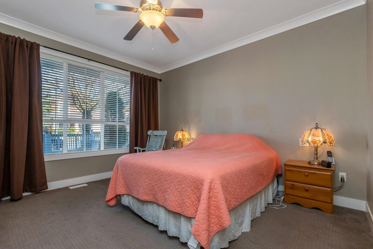 Garage Interior Photo of 16 5469 Chinook Street, Chilliwack, BC