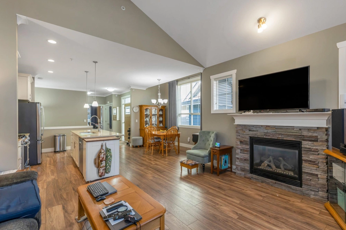 Laundry Room Photo of 16 5469 Chinook Street, Chilliwack, BC