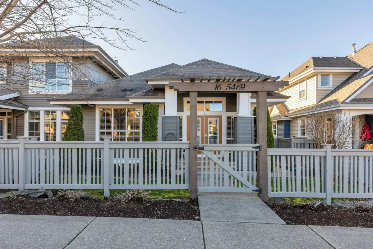 Primary Bedroom Photo of 16 5469 Chinook Street, Chilliwack, BC