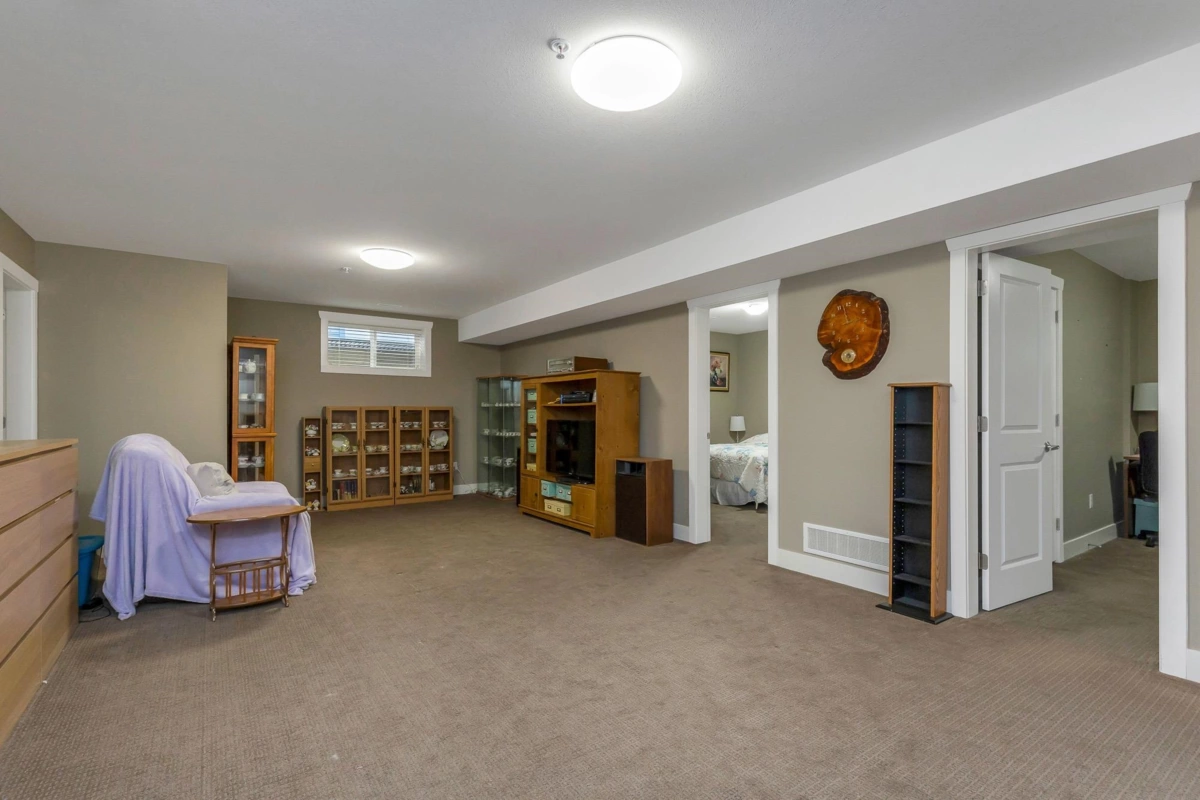 Swimming Pool Photo of 16 5469 Chinook Street, Chilliwack, BC