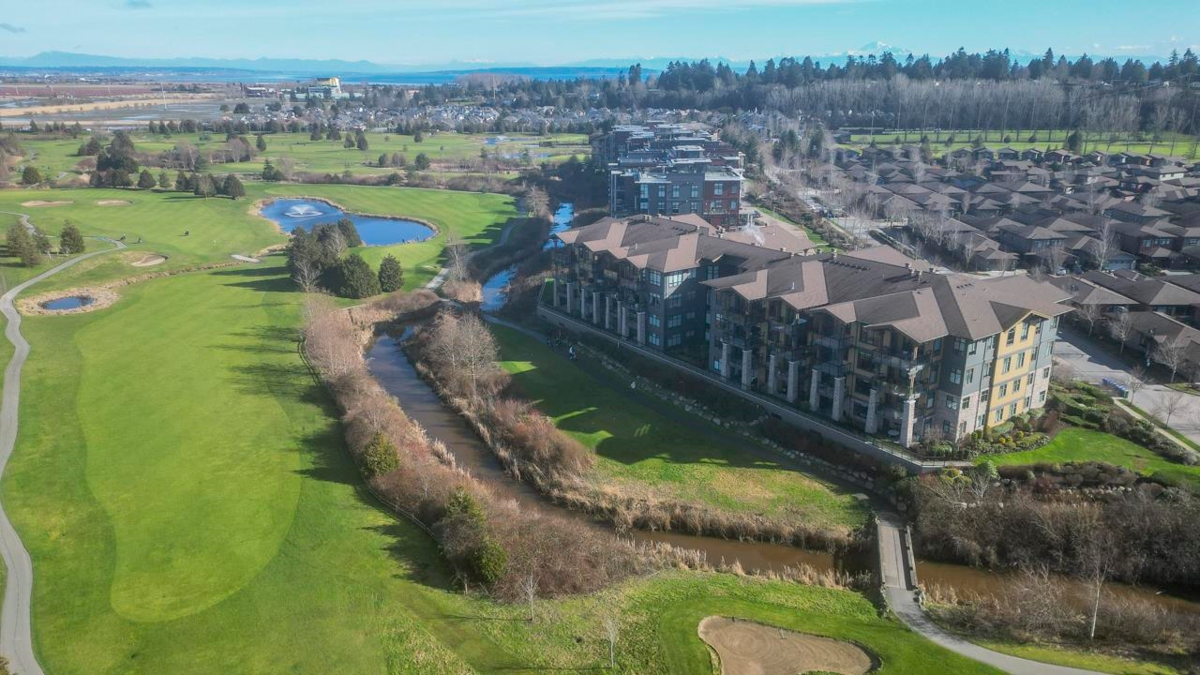 Guest Bathroom Photo of 406 4977 Springs Boulevard, Delta, BC