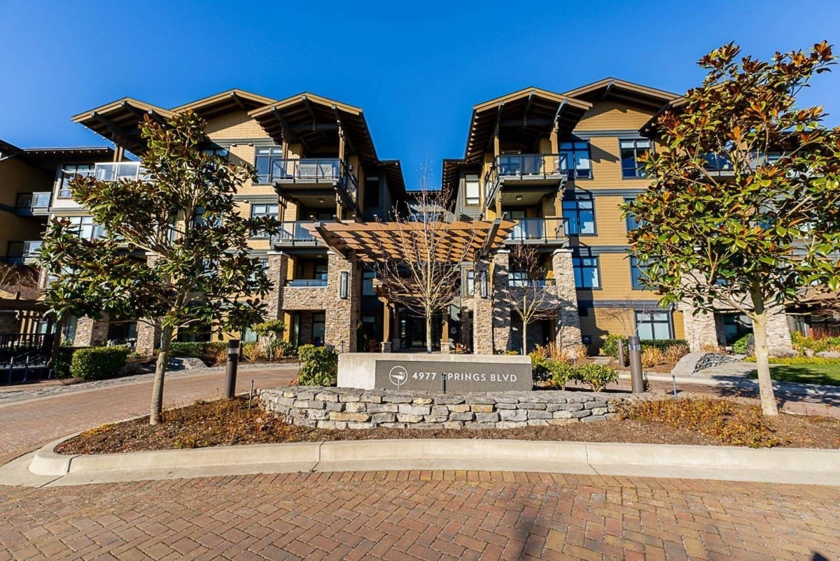 Mudroom Photo of 406 4977 Springs Boulevard, Delta, BC