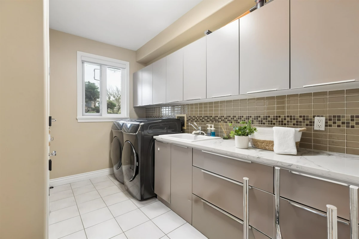 Front Yard Photo of 7371 Manning Court, Richmond, BC