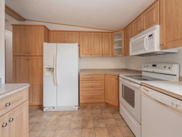33 5575 Mason Road, Sechelt, BC, Sechelt — Manufactured Home for sale