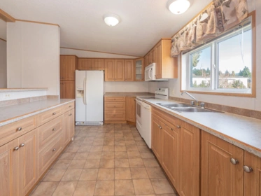 33 5575 Mason Road, Sechelt, BC, Sechelt — Manufactured Home for sale