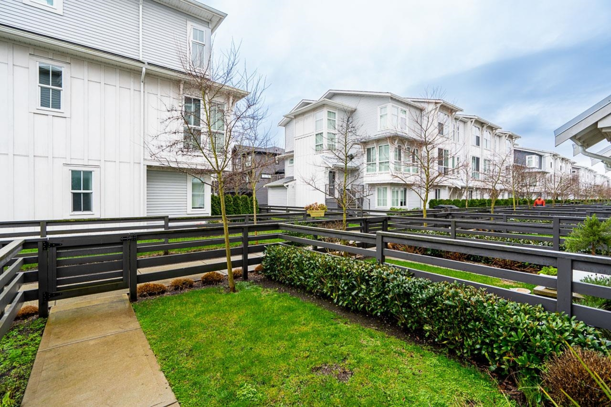 Family Room Photo of 25 4716 Orca Way, Tsawwassen, BC