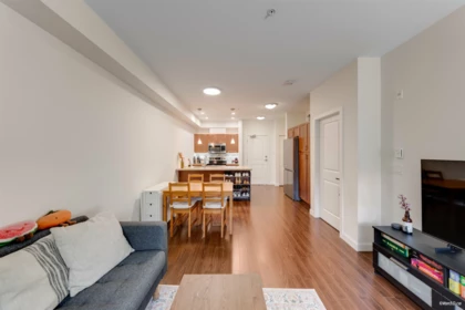 Entry Foyer Photo of 110 5655 Inman Avenue, Burnaby, BC