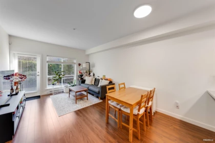 Mudroom Photo of 110 5655 Inman Avenue, Burnaby, BC
