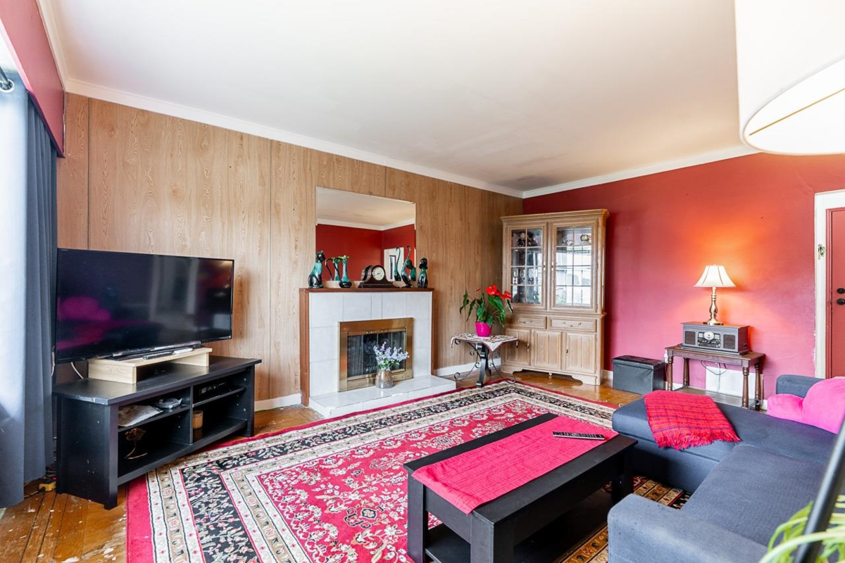 Dining Area Photo of 3895 Windermere Street, Vancouver, BC