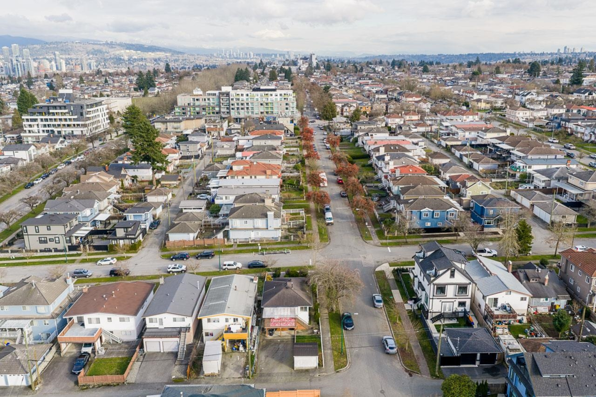 Garden / Landscaping Photo of 3895 Windermere Street, Vancouver, BC
