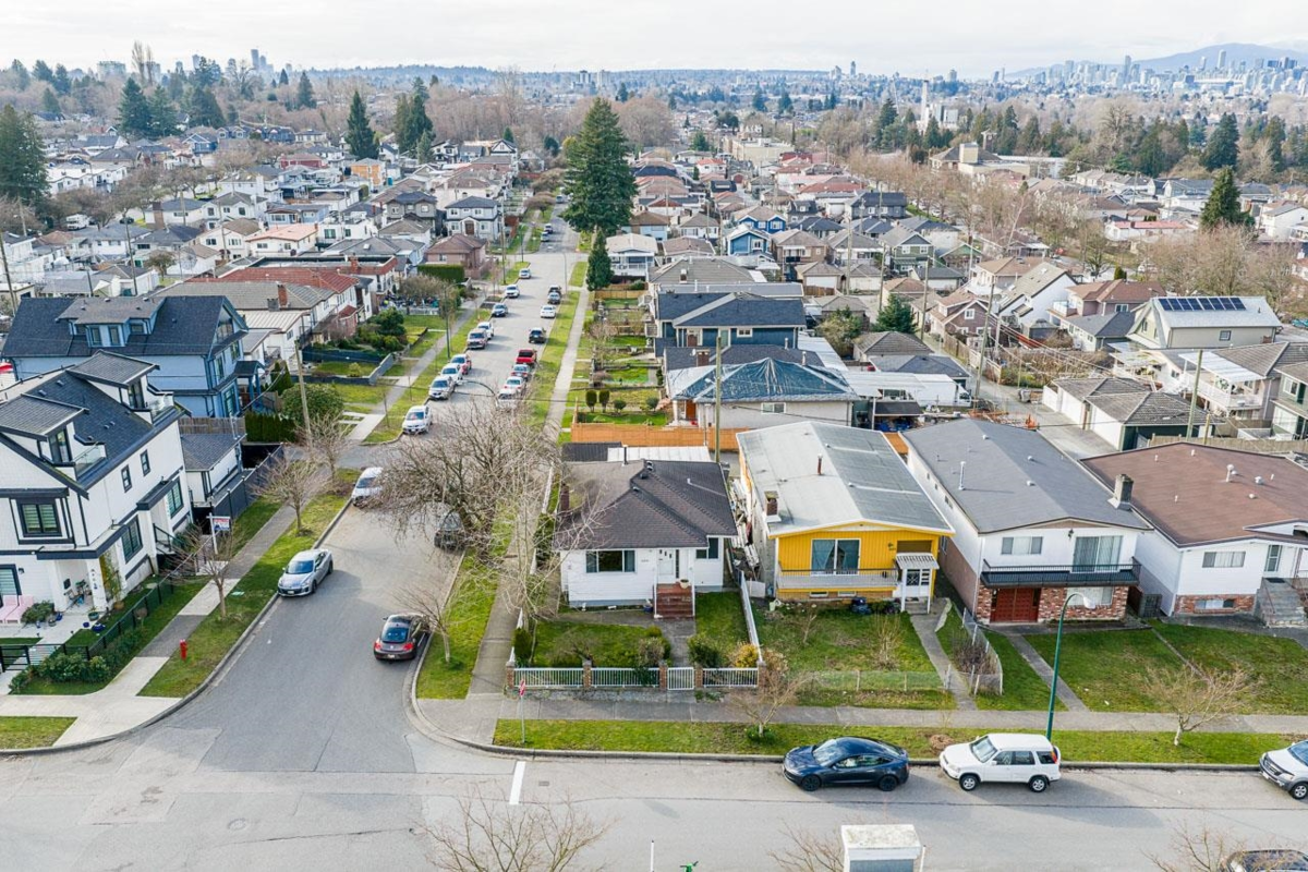 Hot Tub / Spa Photo of 3895 Windermere Street, Vancouver, BC